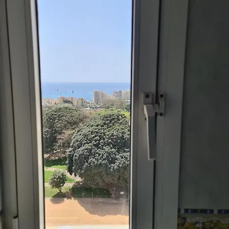 Iris Del Mar בנאלמדנה